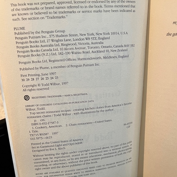 Top Secret Restaurant Recipes Cookbook First Edition 1997 322 Pages EUC - Picture 4 of 9